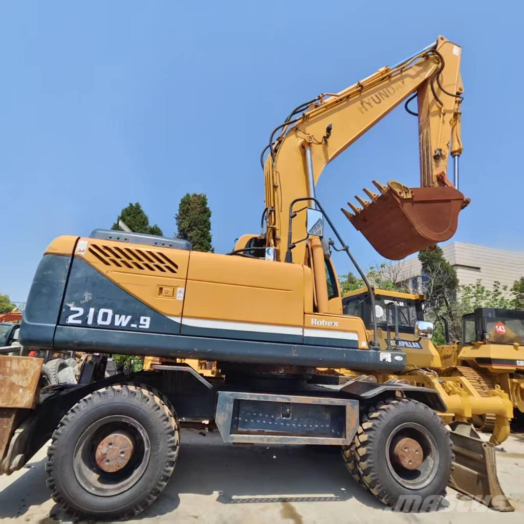 Hyundai R210W-9 Колёсные экскаваторы