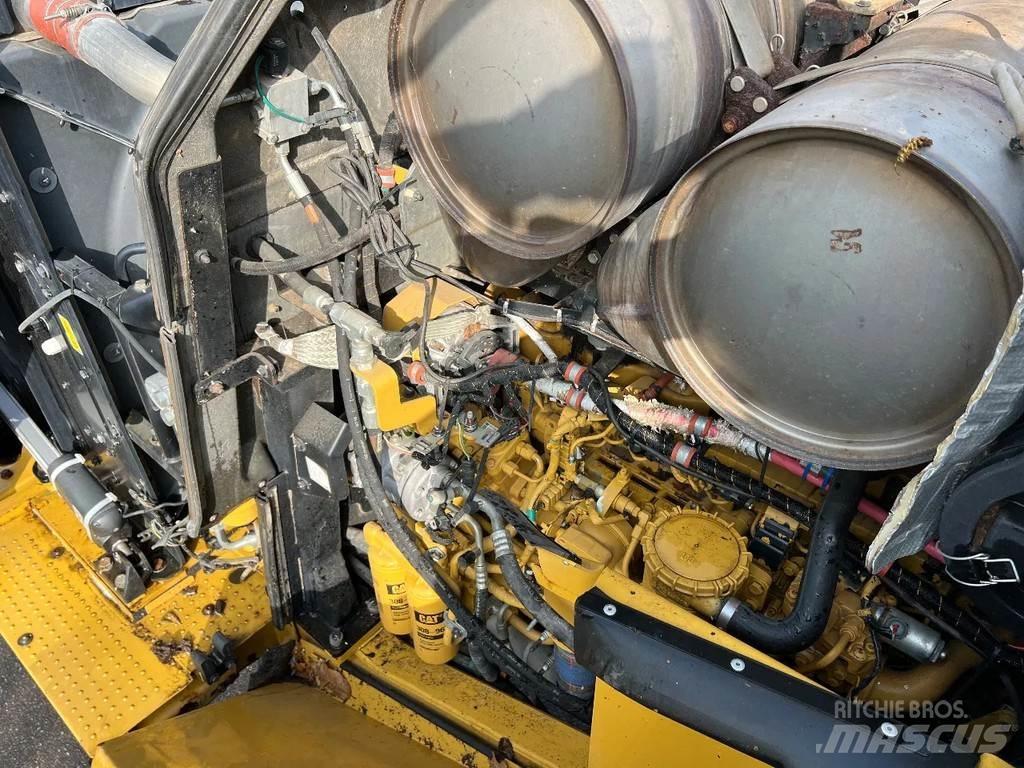 CAT 966M Фронтальные погрузчики