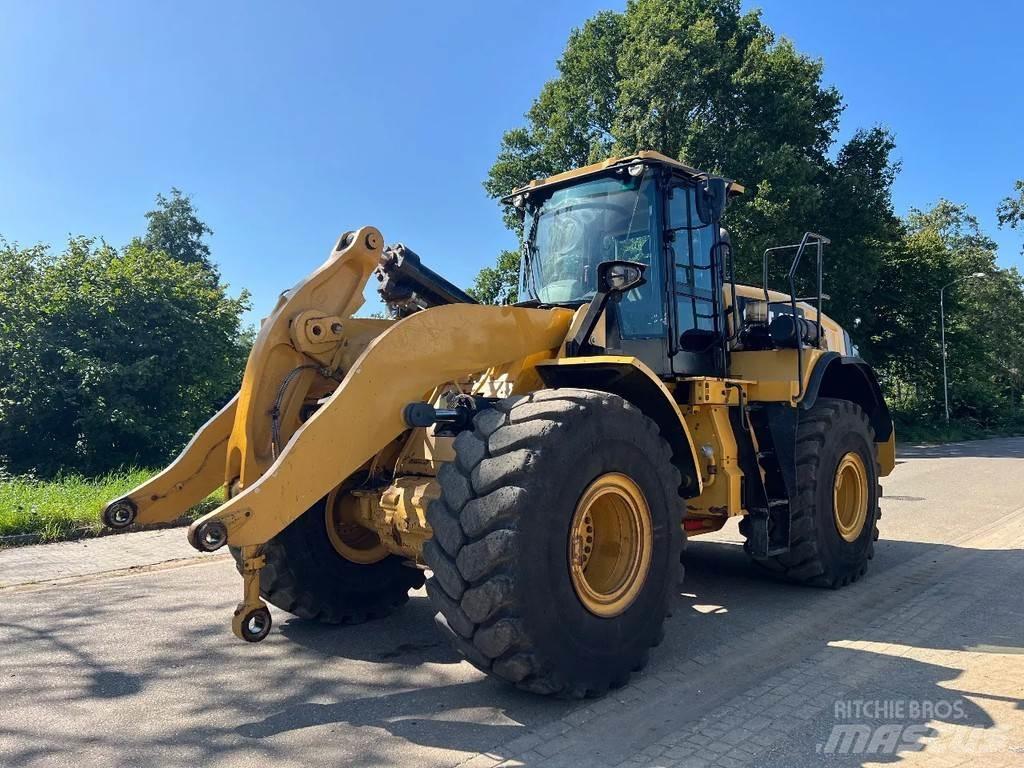 CAT 966M Фронтальные погрузчики