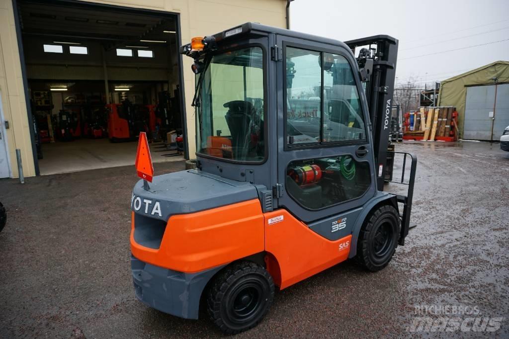 Toyota 52-8FDJF35 Дизельные погрузчики