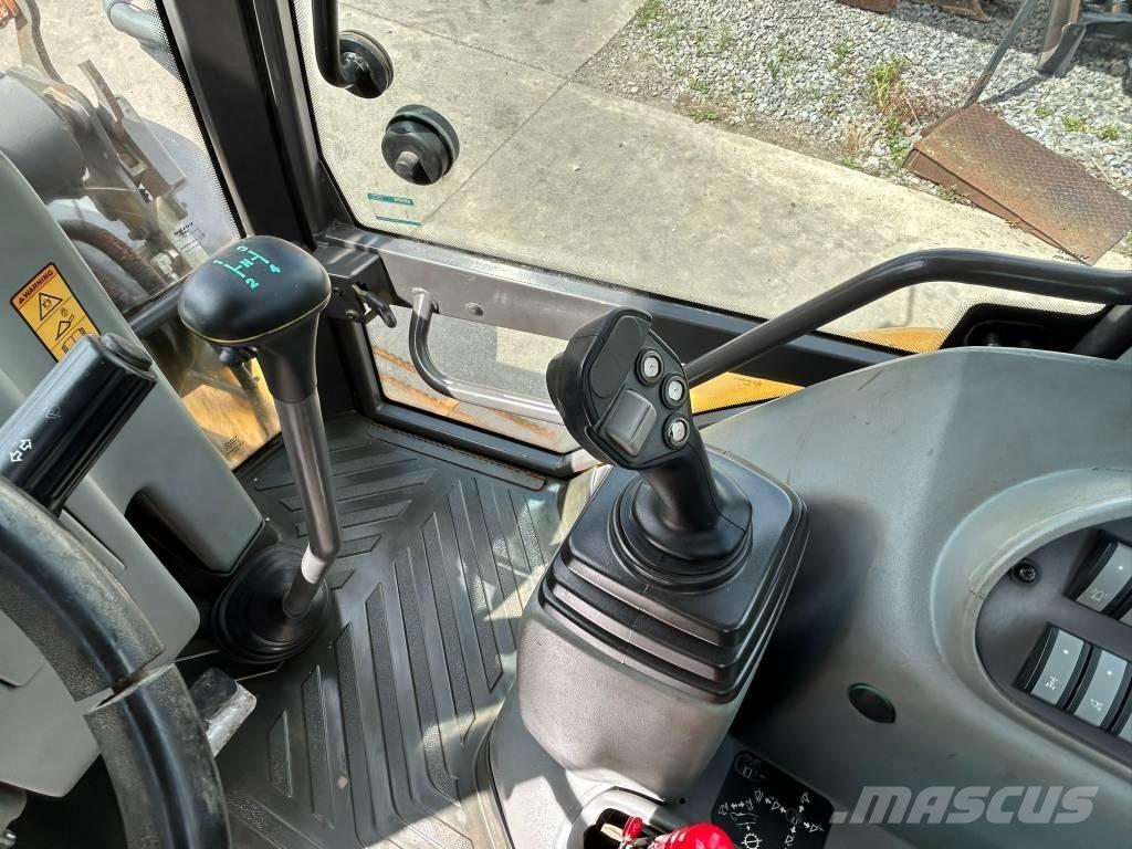 Volvo BL 71 Экскаваторы-погрузчики