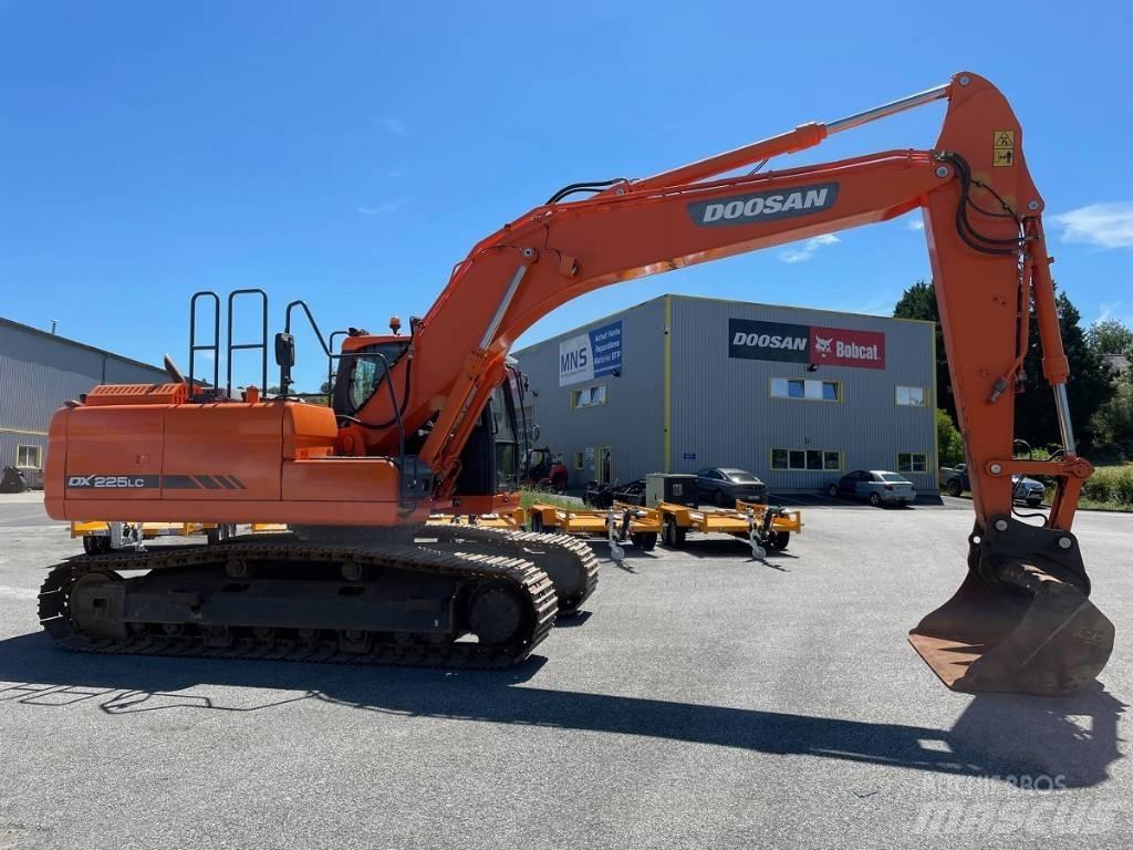 Doosan DX 225 LC-3 Гусеничные экскаваторы