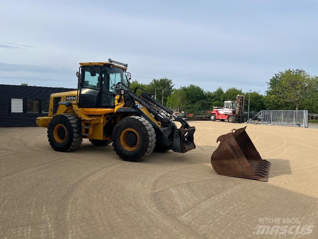 JCB 426 E HT Фронтальные погрузчики