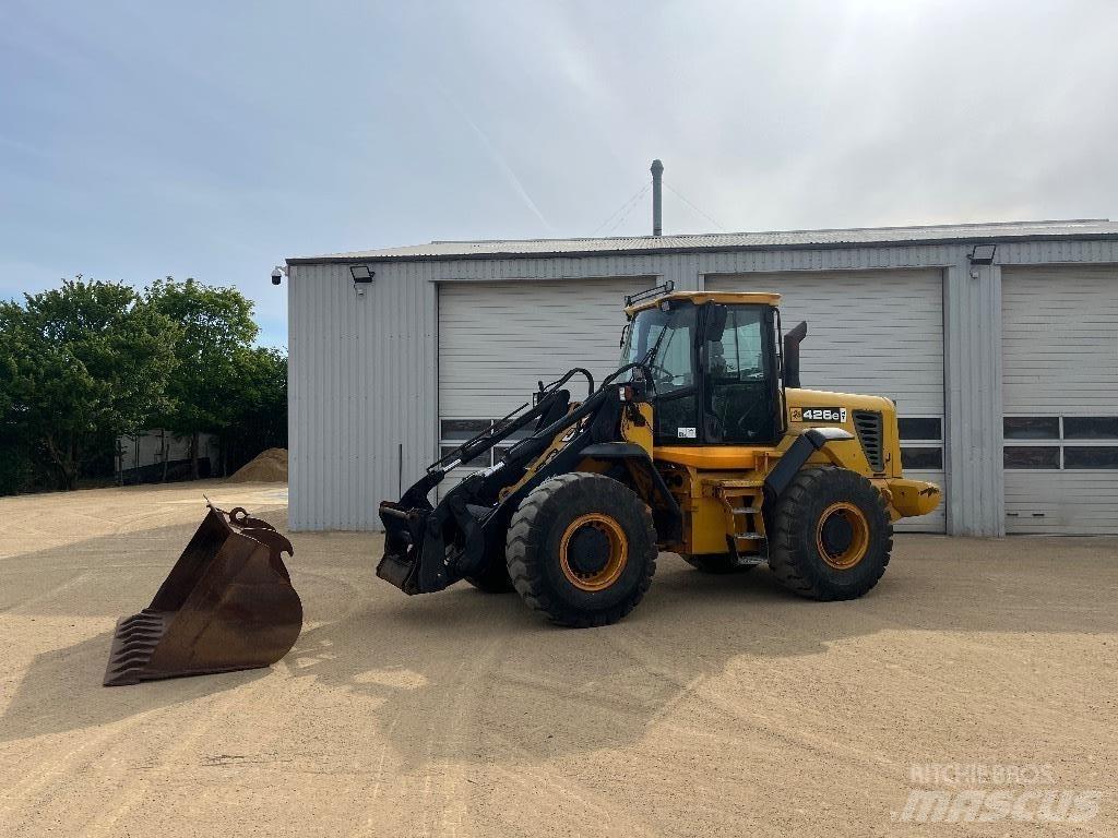 JCB 426 E HT Фронтальные погрузчики