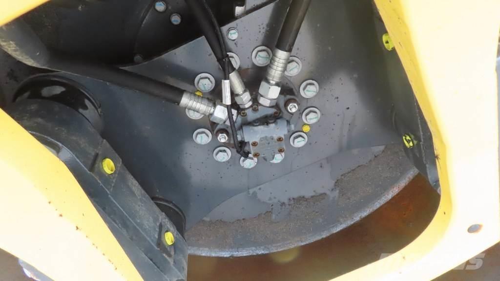 Bomag BW151 AD-5 Катки тротуарные