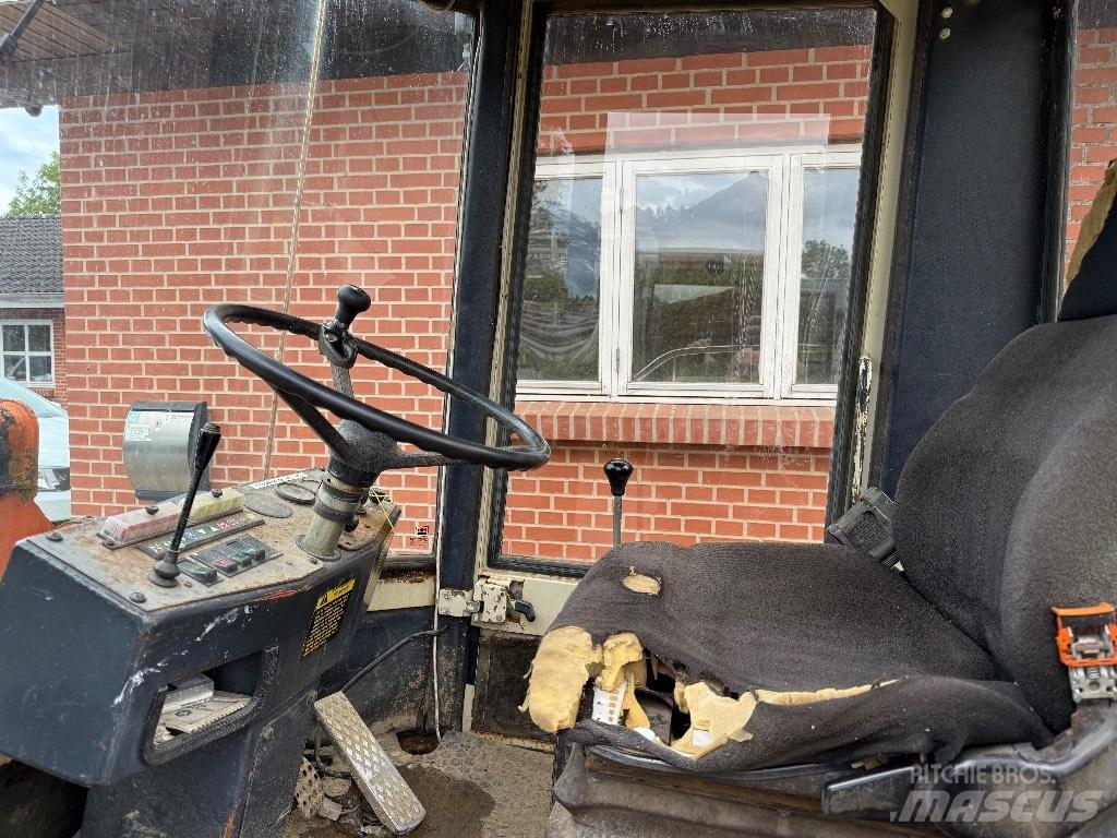 Schaeff SKL 821 Фронтальные погрузчики