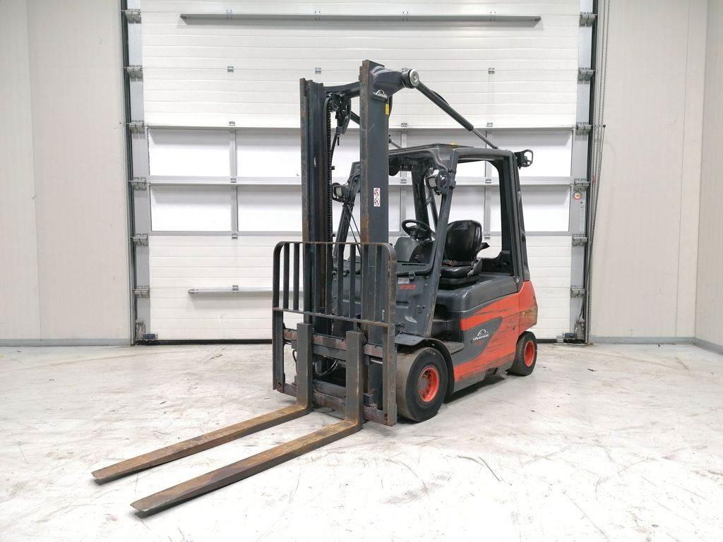 Linde E30-01 Электропогрузчики