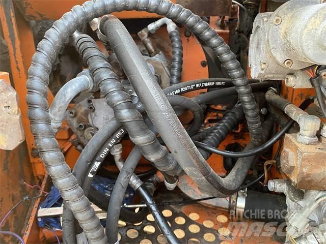 Hitachi EX60-5 Гусеничные экскаваторы