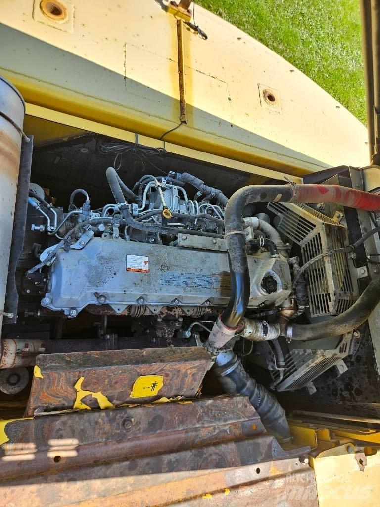 New Holland E 385 B Гусеничные экскаваторы