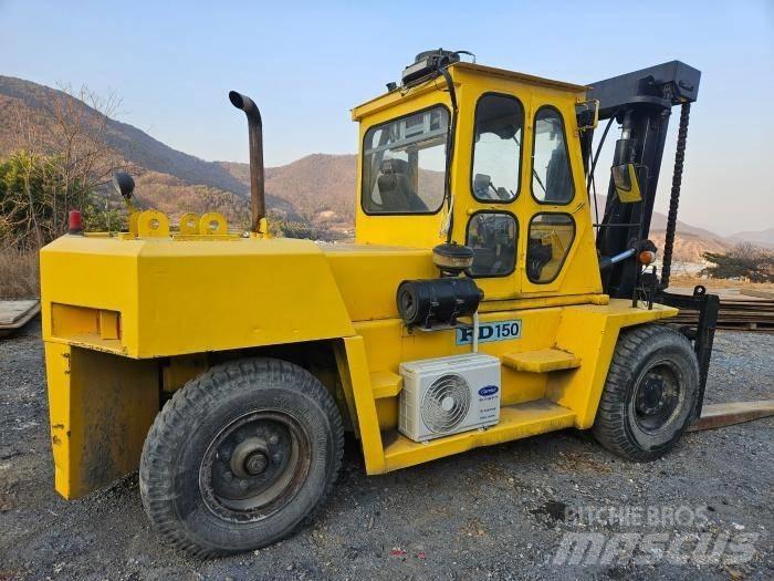 Komatsu FD 150 Ричтраки
