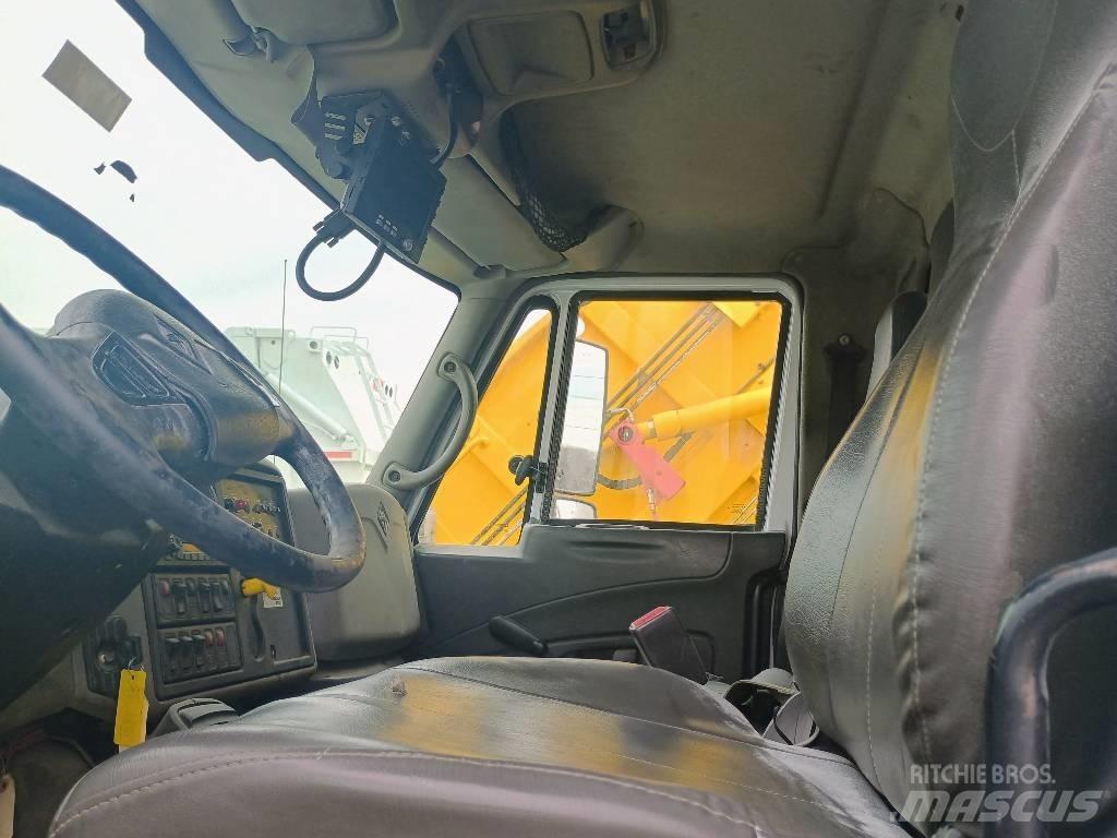 International 7400 Мусоровозы