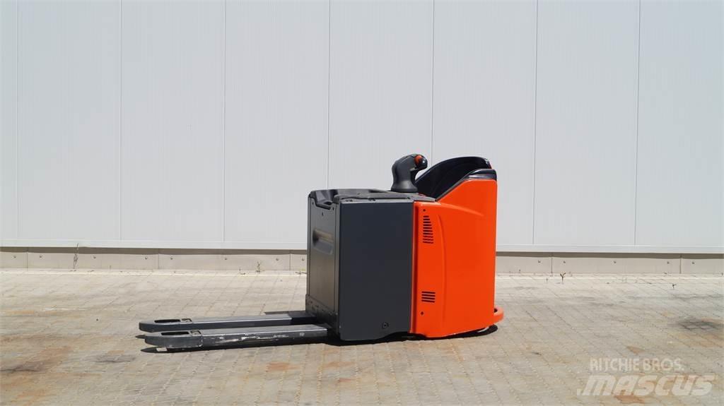 Linde T20SP kurz Ручные электрические тележки