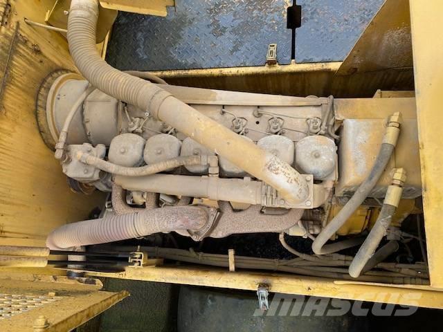 CAT PS 300 Пневматические катки