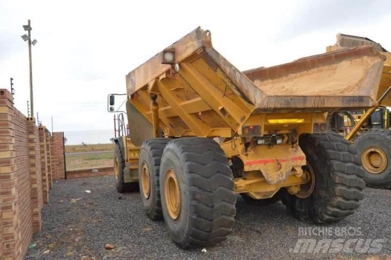 Bell B40D Шарнирно-сочленённые самосвалы