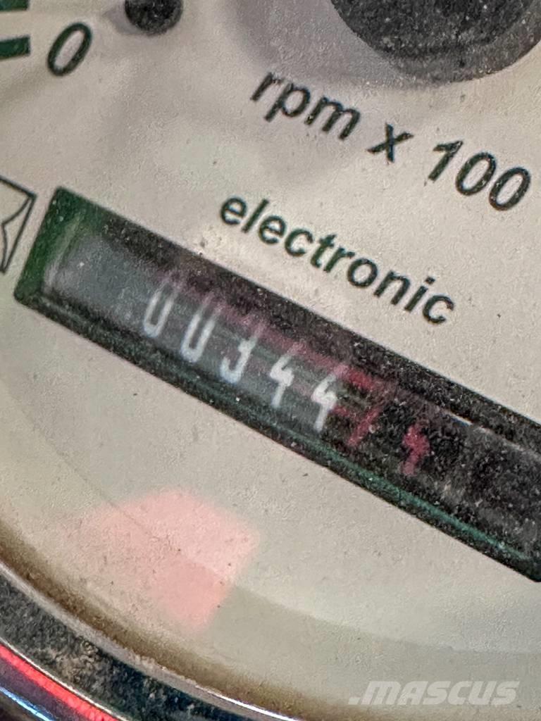 Avant 528 Многофункциональные сельскохозяйственные погрузчики