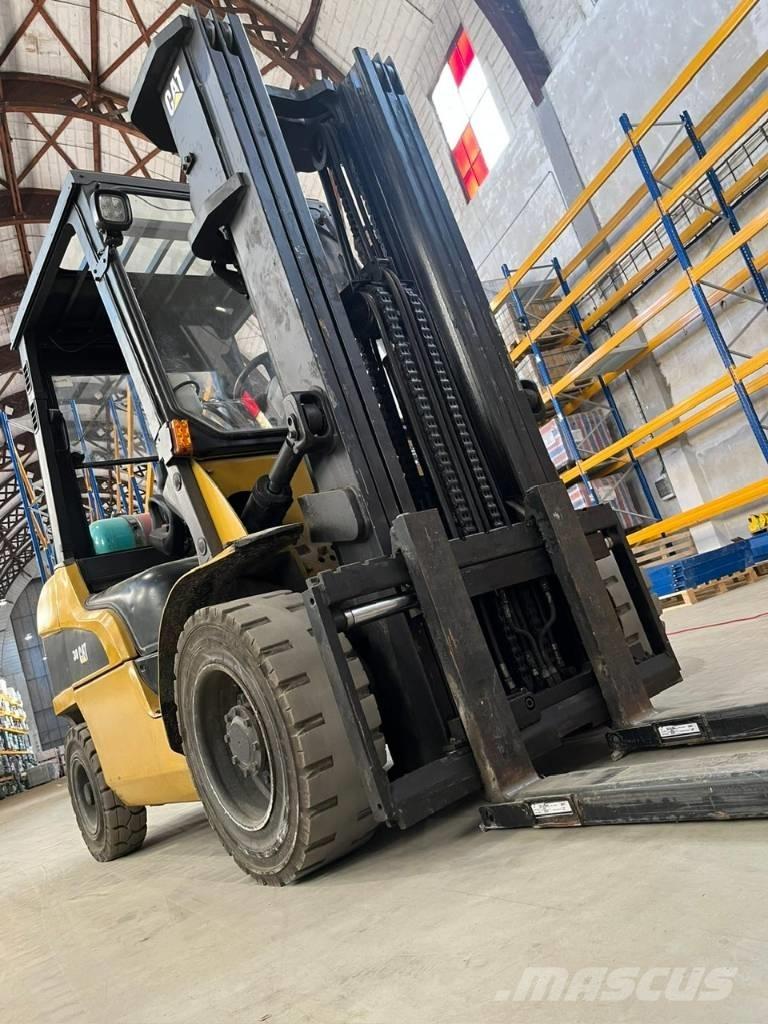 CAT CAT GP30N Газовые погрузчики