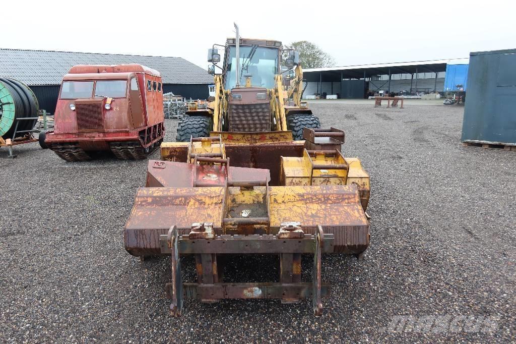 Hydrema 906 Экскаваторы-погрузчики