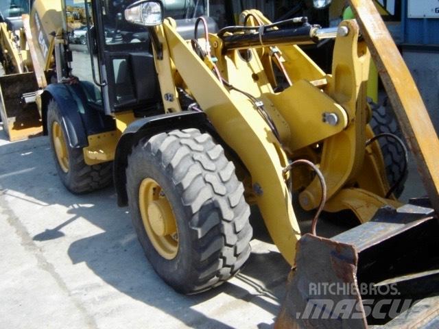CAT 906 M Фронтальные погрузчики