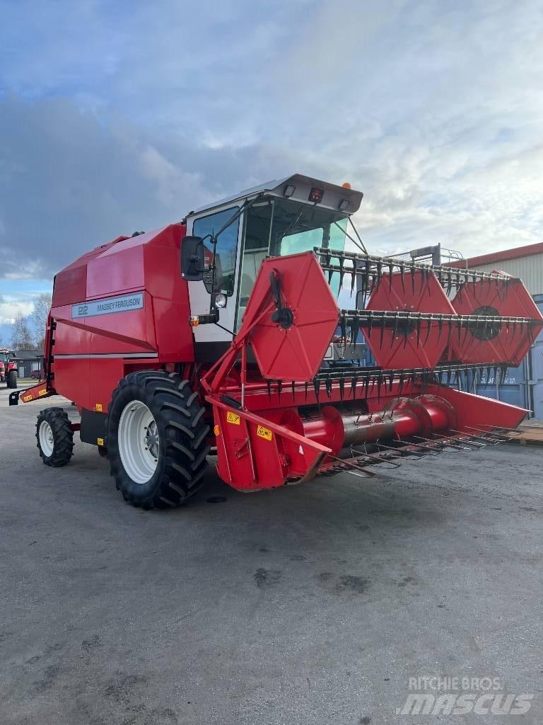 Massey Ferguson 22 Зерноуборочные комбайны