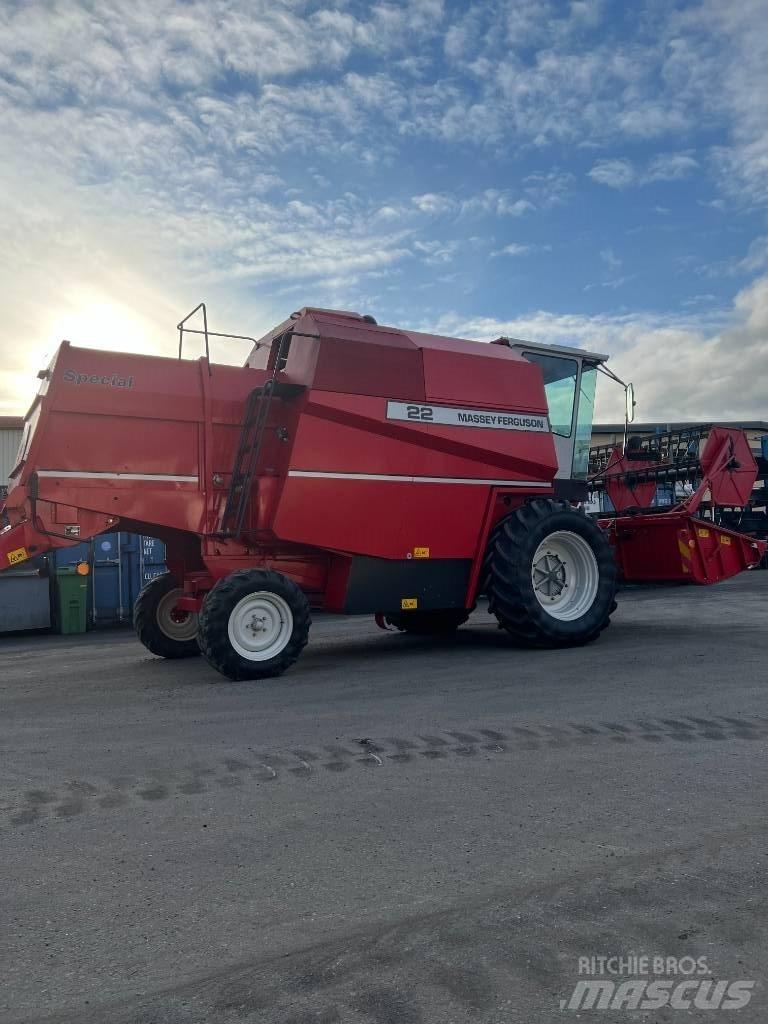 Massey Ferguson 22 Зерноуборочные комбайны