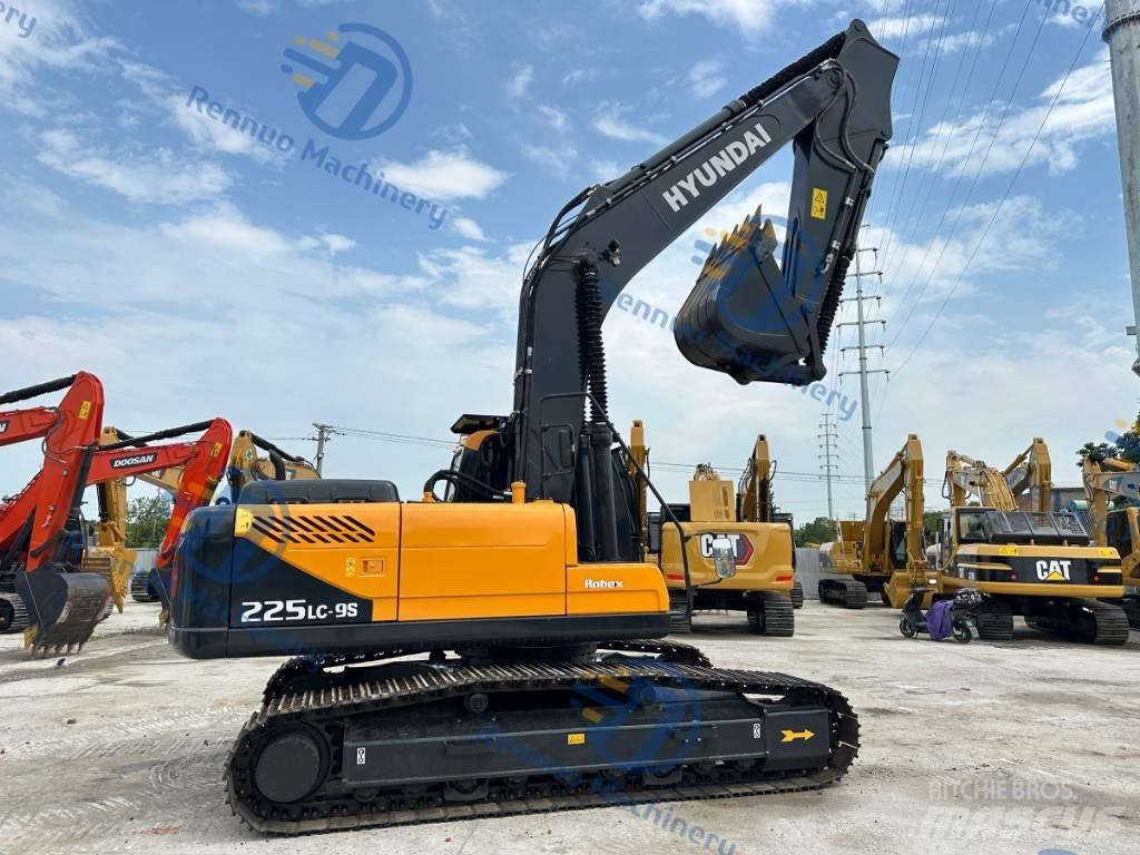 Hyundai 225LC-9S Гусеничные экскаваторы