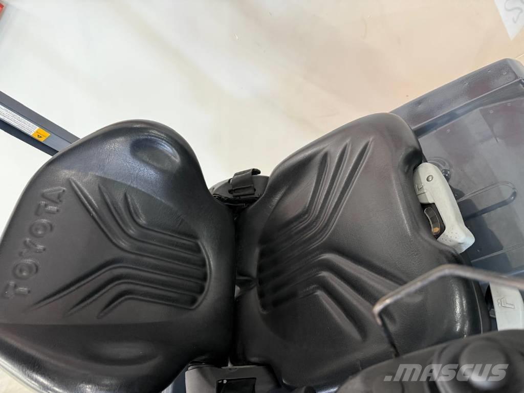 Toyota 11032 - 8FBM16T Электропогрузчики