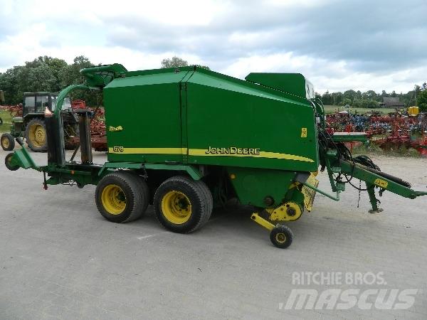 John Deere 678 Рулонные пресс-подборщики