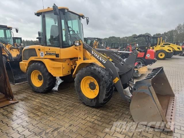 Volvo L 30 G Фронтальные погрузчики