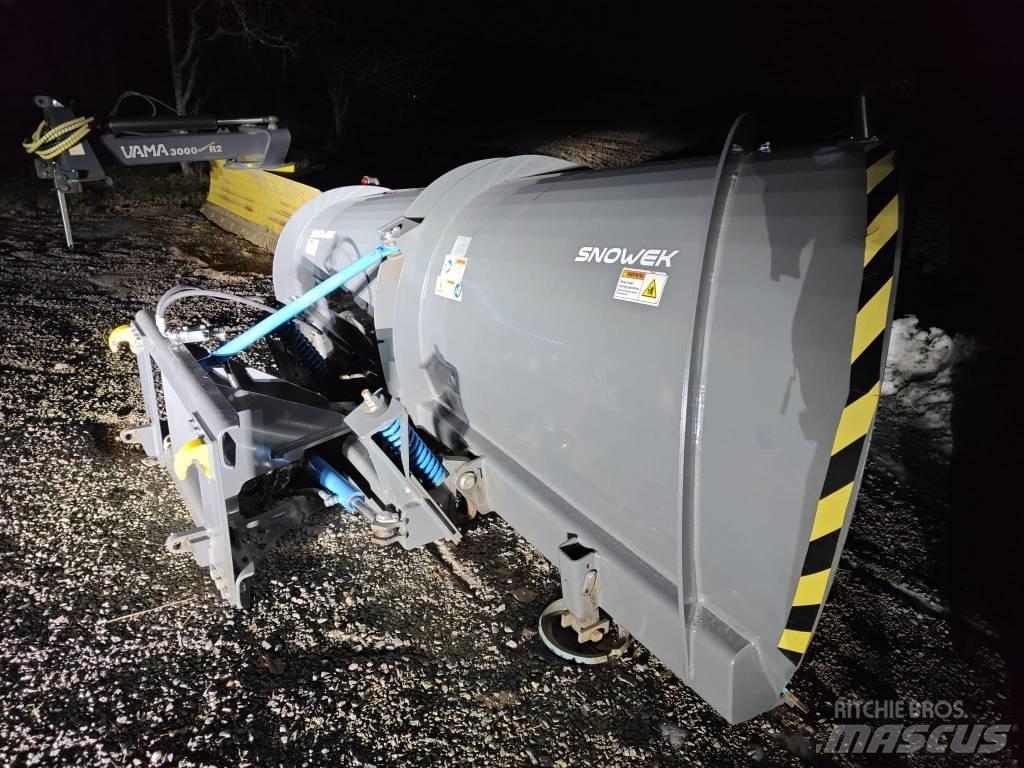 Snowek U320 alueaura Снежные отвалы и плуги