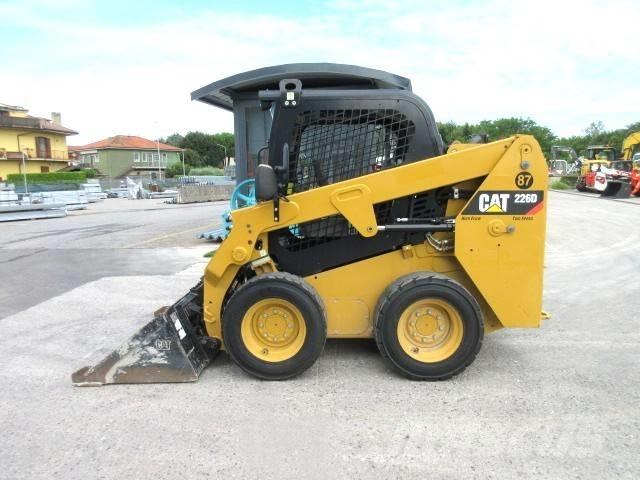 CAT 226 D Мини-погрузчики