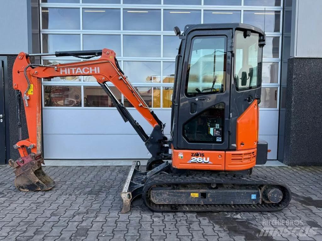 Hitachi ZX26U-6 CR Мини-экскаваторы