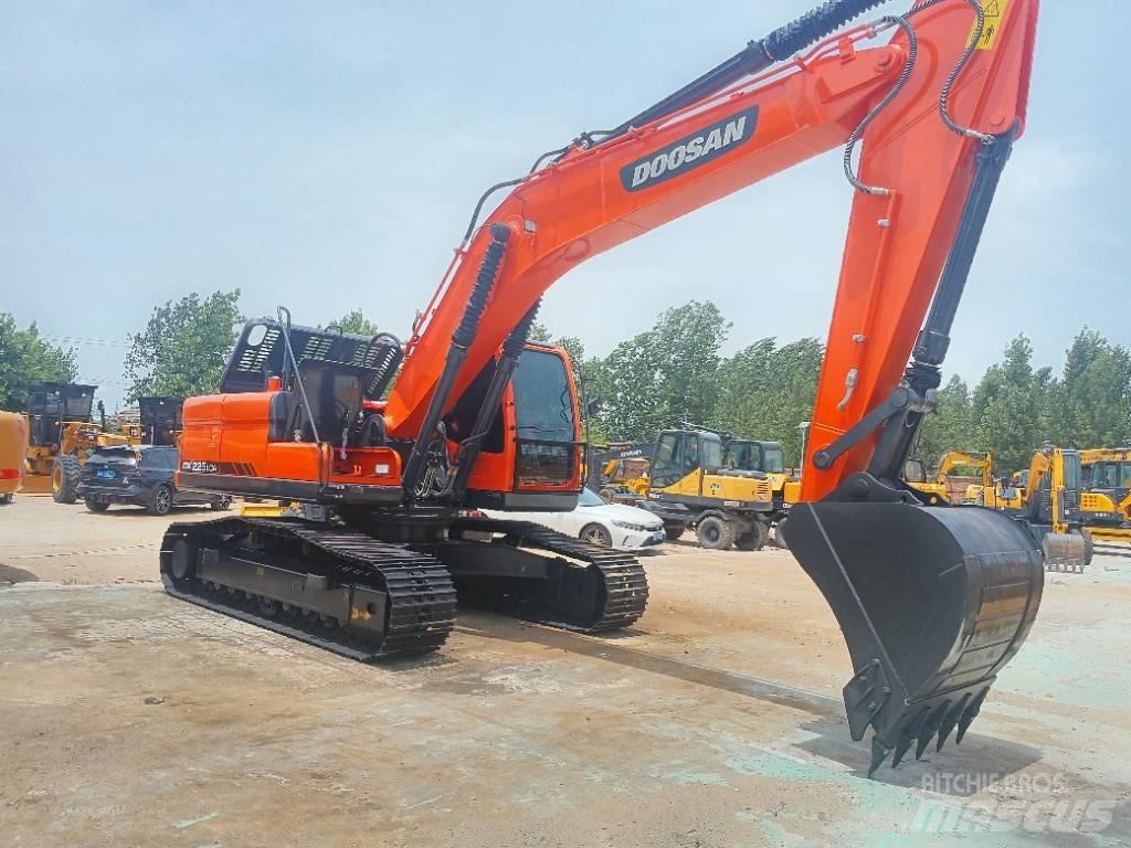 Doosan DX 225 LCA Гусеничные экскаваторы