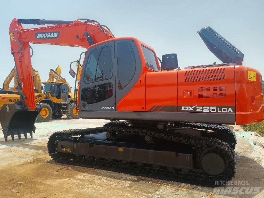 Doosan DX 225 LCA Гусеничные экскаваторы