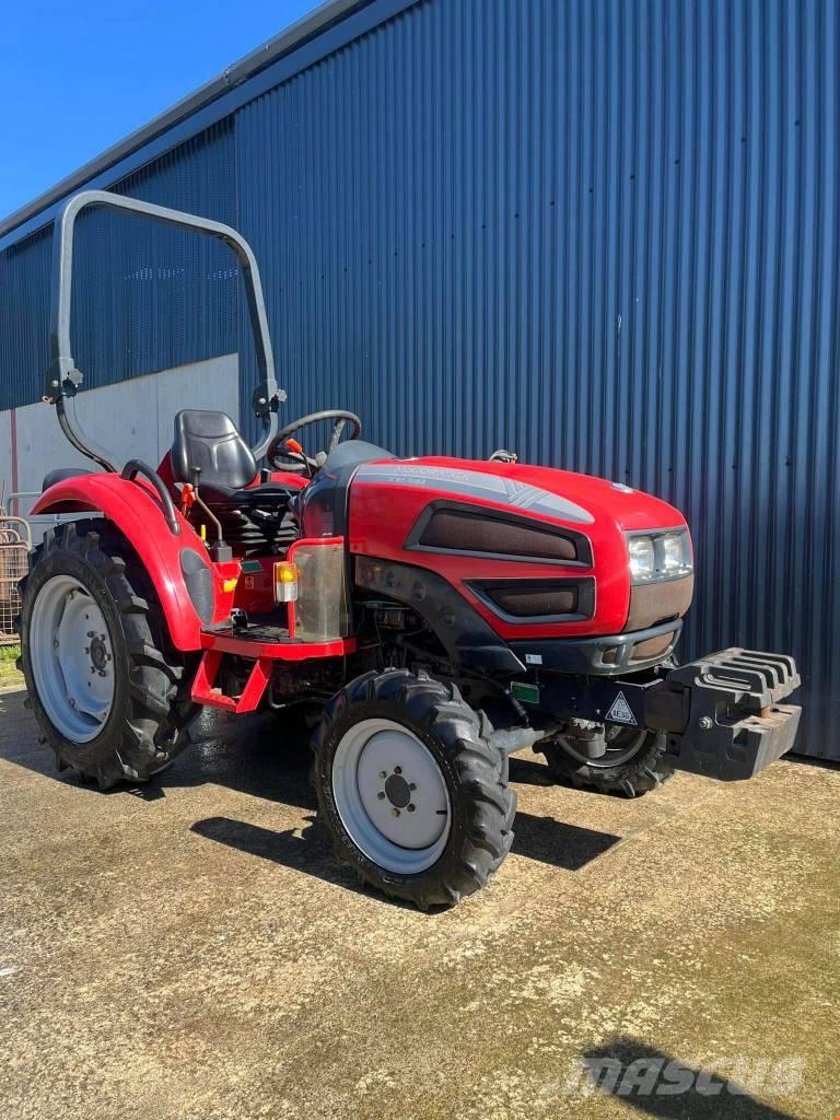 McCormick X10.30M Коммунальные тракторы