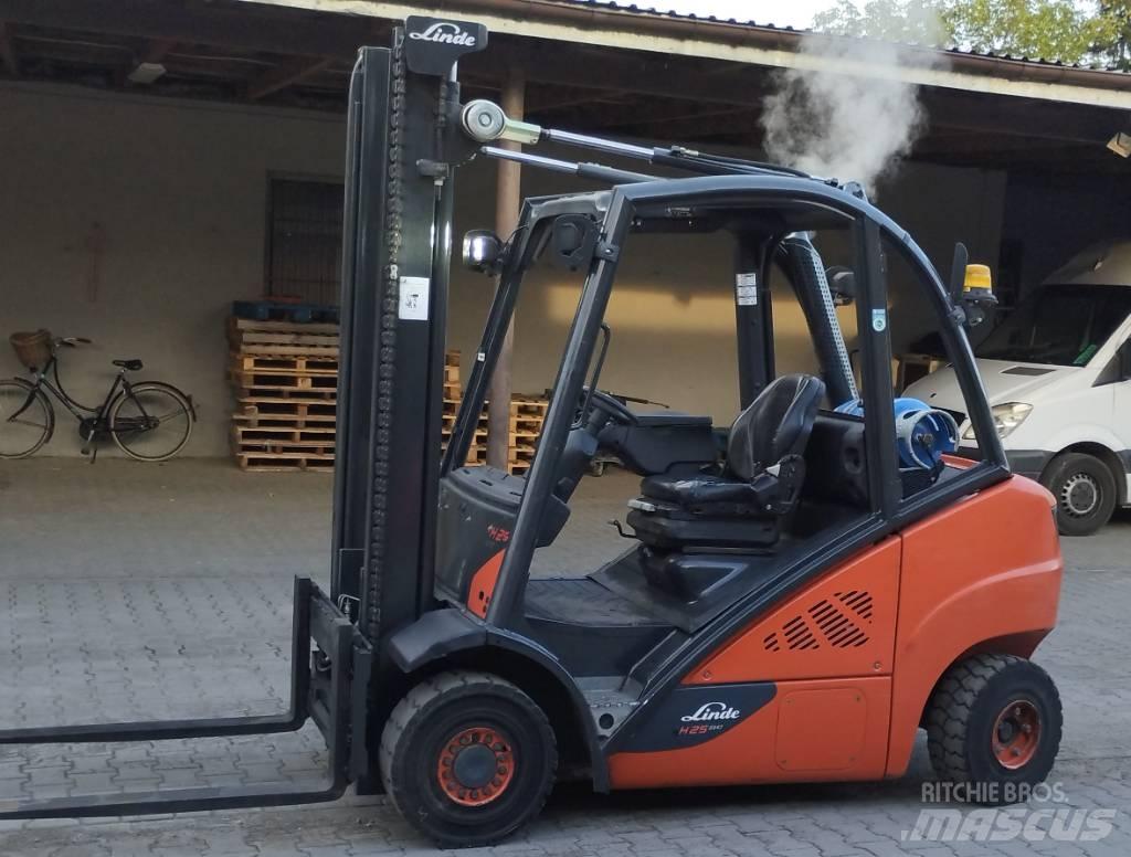 Linde H 25 T - 02 Газовые погрузчики