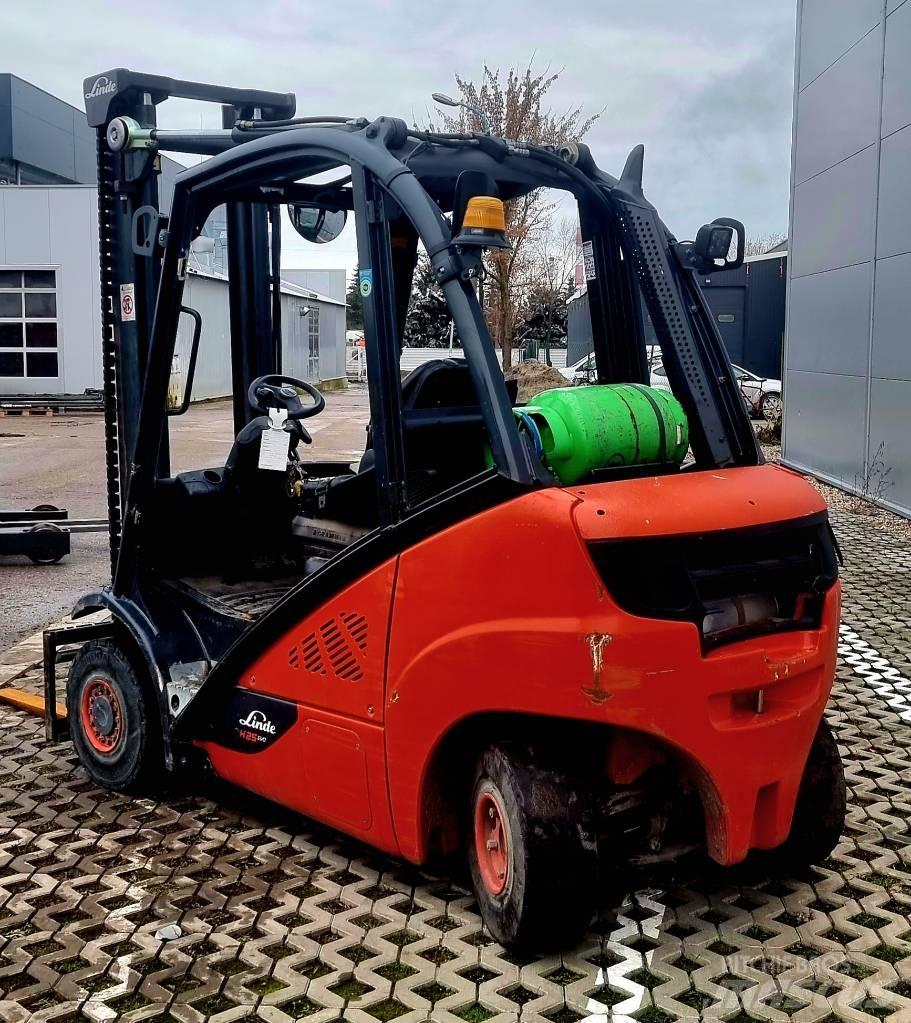 Linde H 25 T - 02 Газовые погрузчики