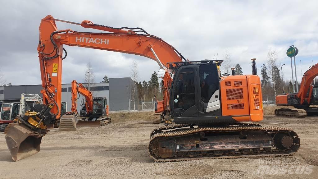 Hitachi ZX225USLC-6 Гусеничные экскаваторы