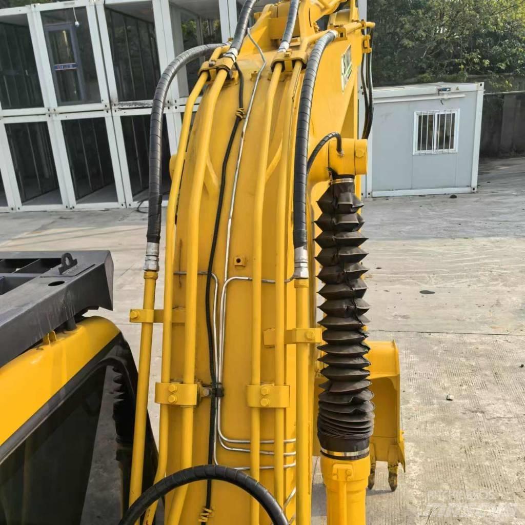 Komatsu PC 130-7 Гусеничные экскаваторы