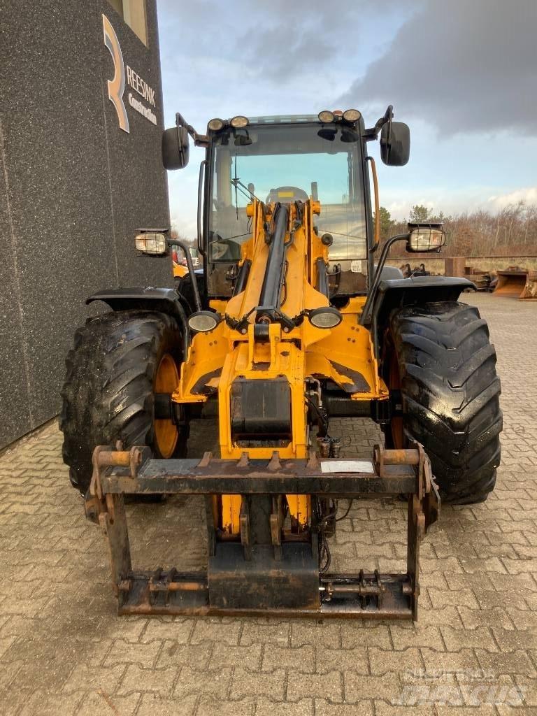 JCB TM 310 S Сельскохозяйственные телескопические погрузчики