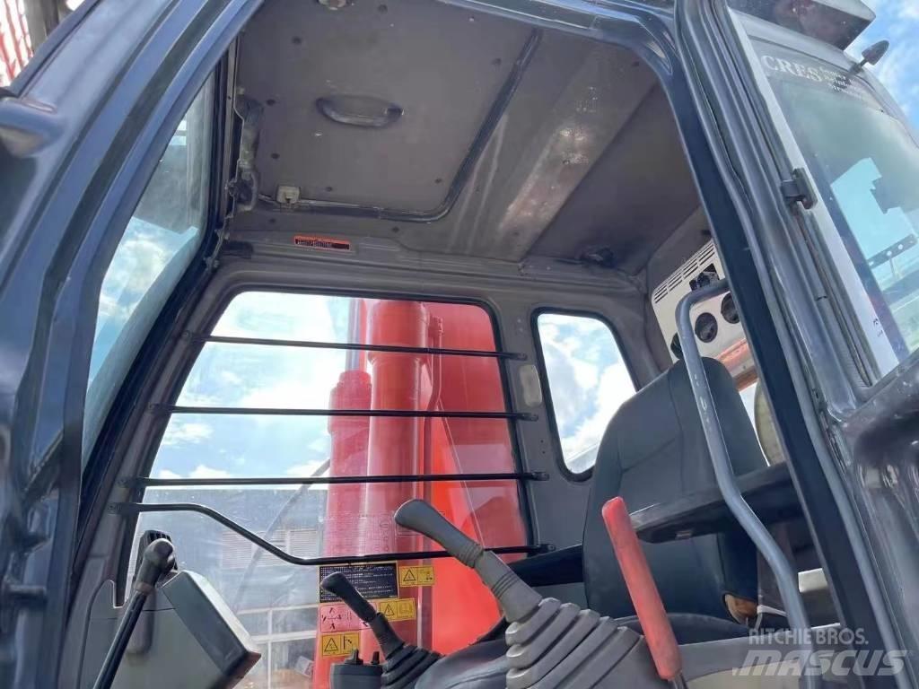 Hitachi ZX 200 C LC Гусеничные экскаваторы