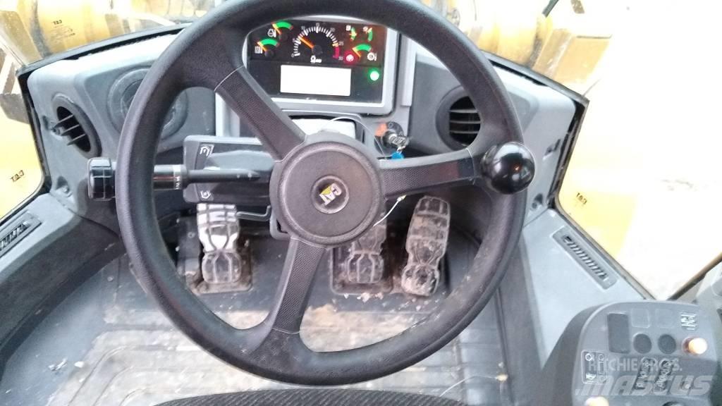 CAT 950M Фронтальные погрузчики