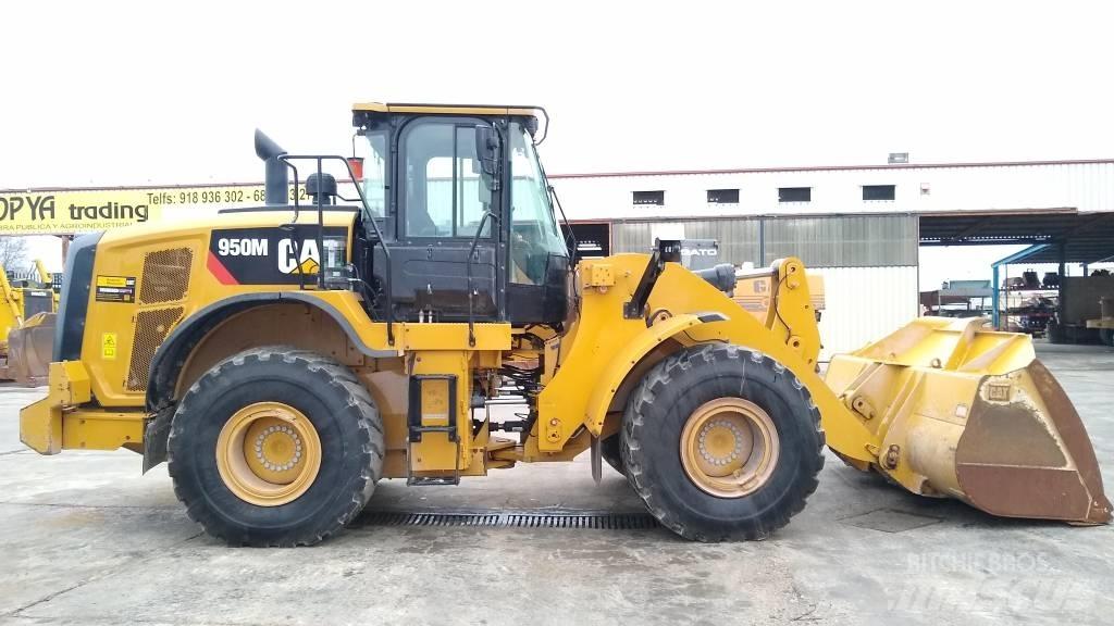 CAT 950M Фронтальные погрузчики