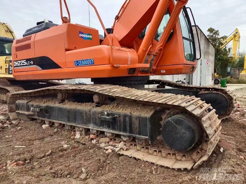 Doosan DX 225LC-9C Гусеничные экскаваторы