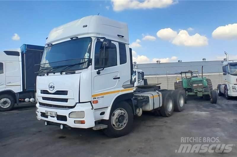 UD QUESTER GWE440 Специальные грузовики