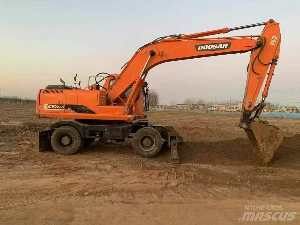 Doosan DH 210 W-7 Колёсные экскаваторы