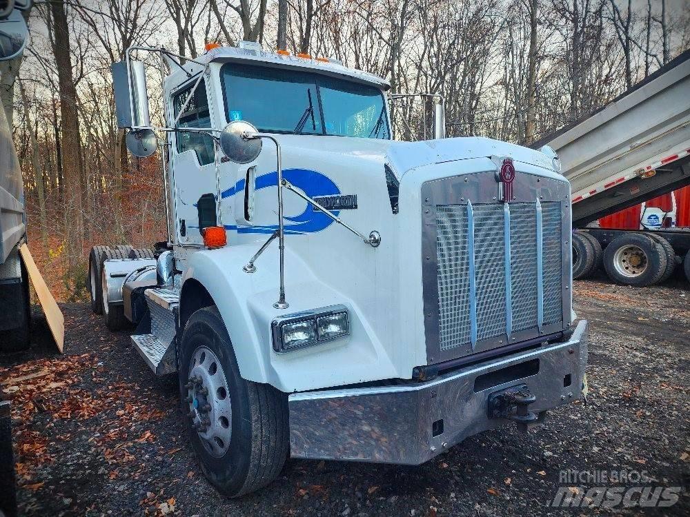 Kenworth T 800 B Седельные тягачи