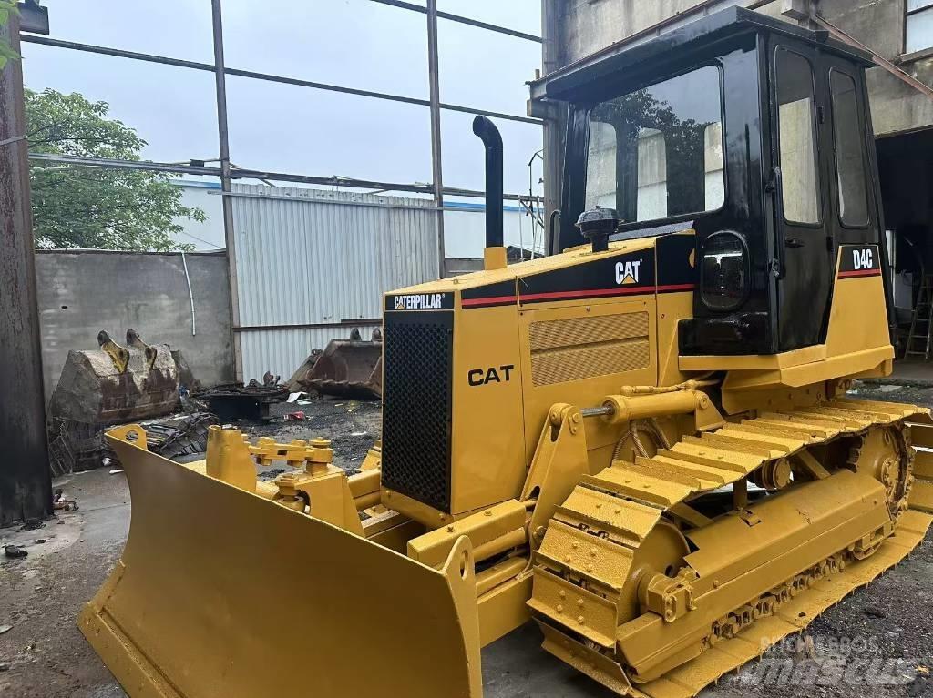 CAT D 4 C Гусеничные бульдозеры