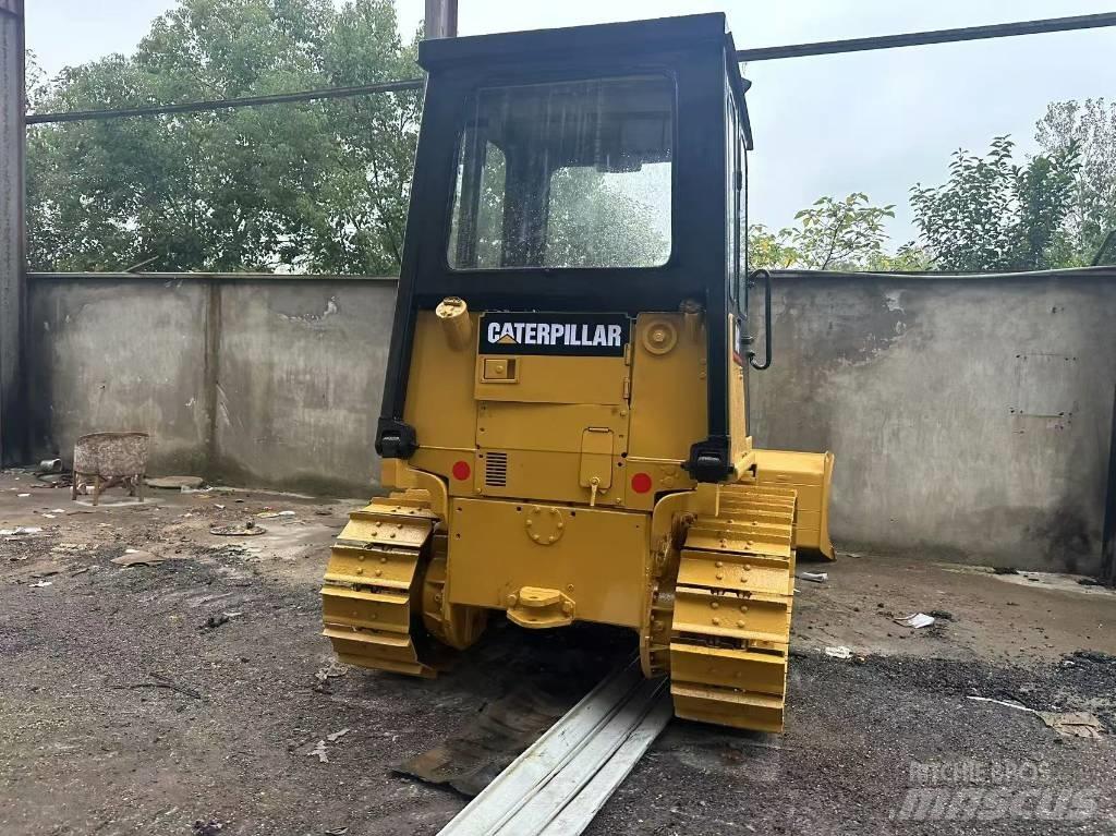 CAT D 4 C Гусеничные бульдозеры