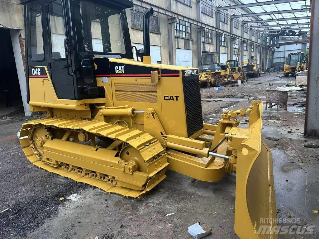 CAT D 4 C Гусеничные бульдозеры