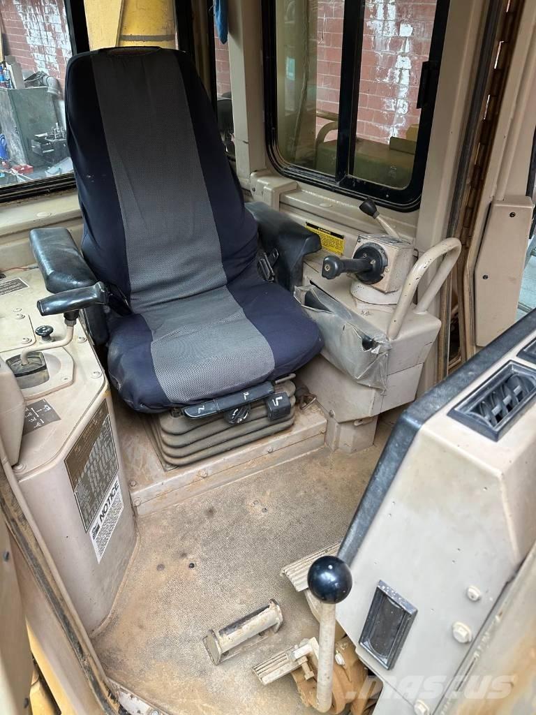 CAT D 6 H II Гусеничные бульдозеры